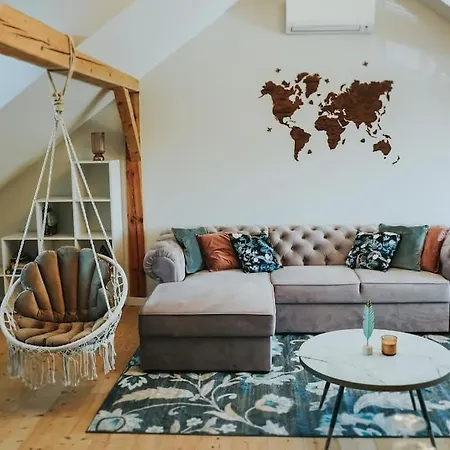 A Gem Steps Away From Oldtown Apartment